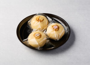 でか山をイメージしたお菓子処花月のオリジナル饅頭